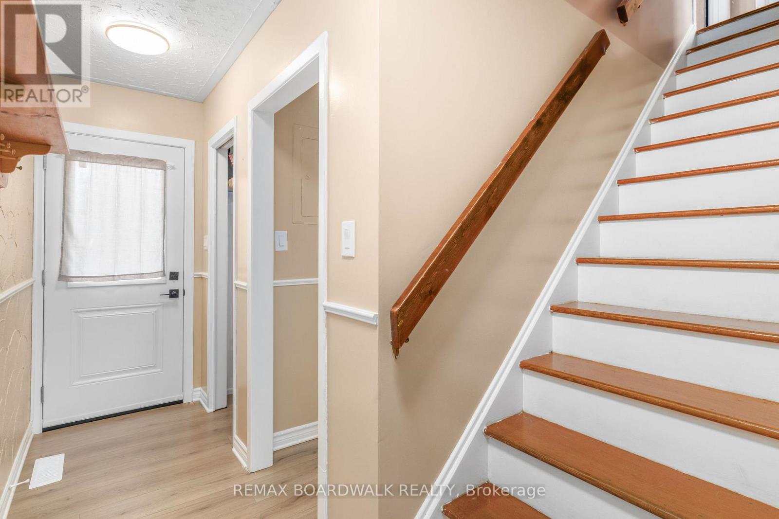 52 GEORGE AVENUE - 12