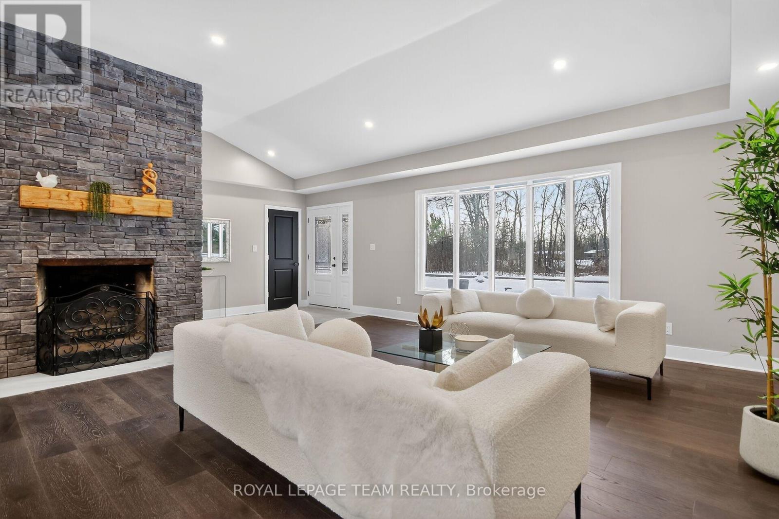 6636 MARINA DRIVE - 7