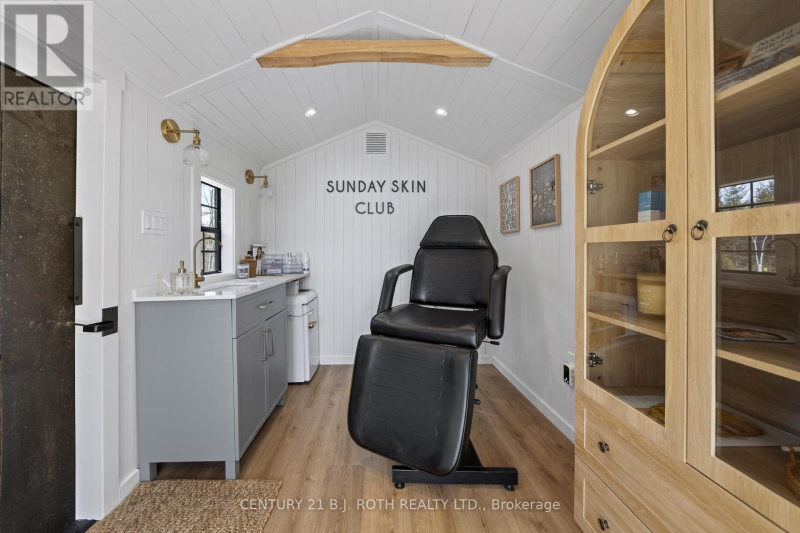 1931 WOODS BAY ROAD - 36