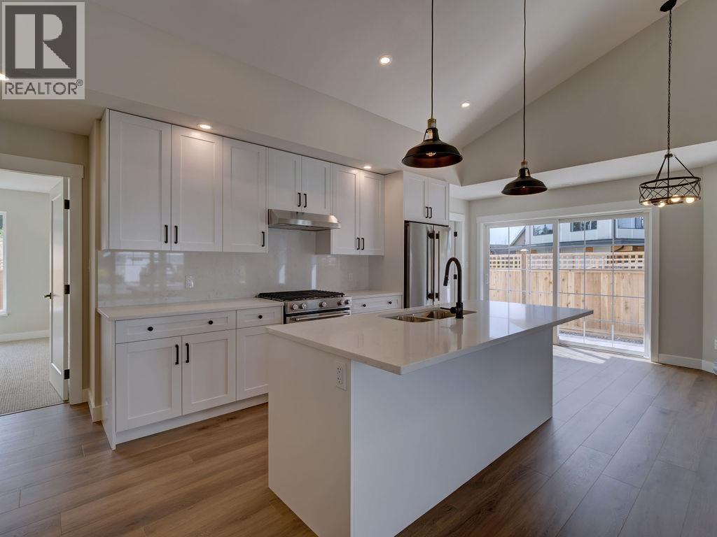 808 GERUSSI LANE, Gibsons