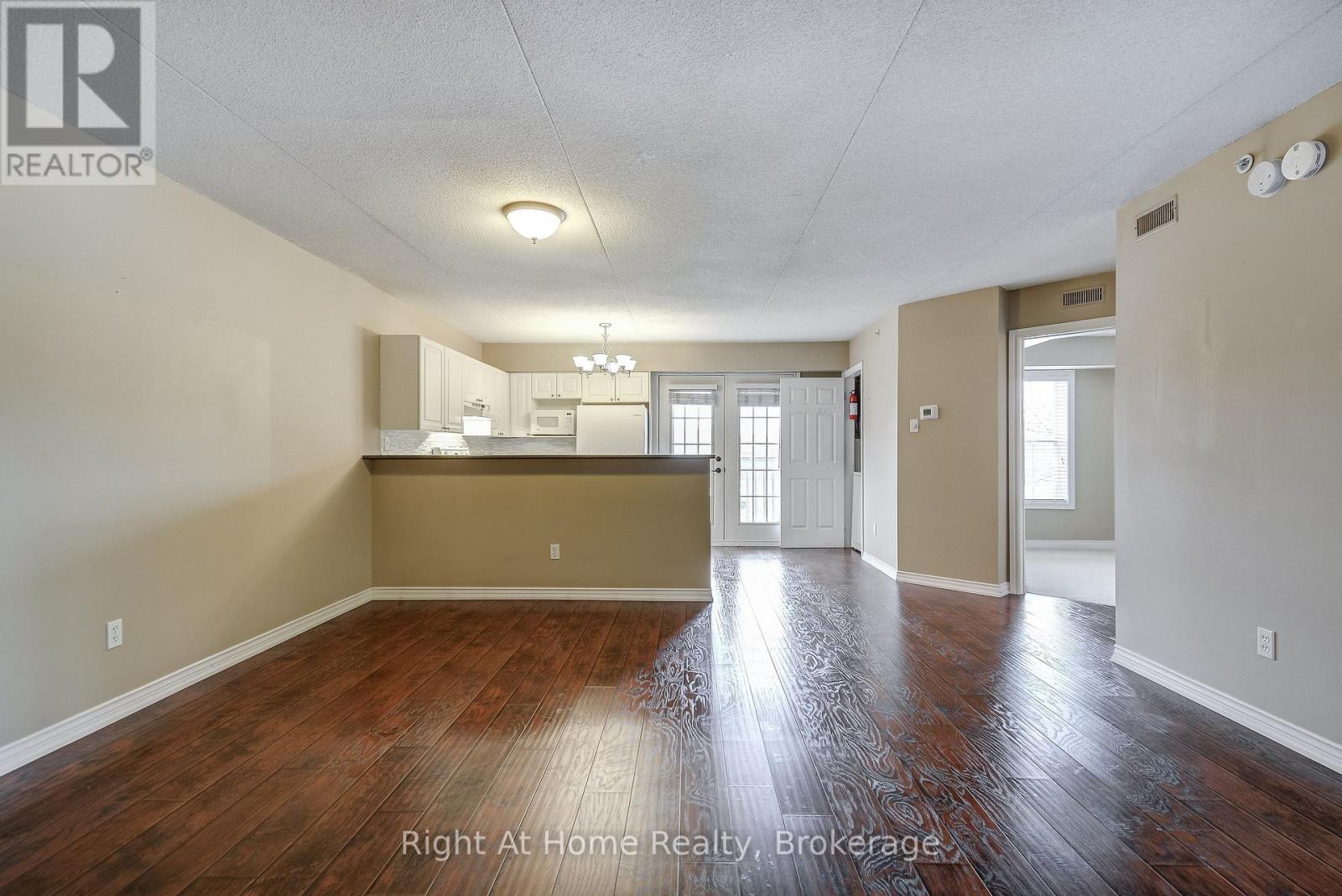 #212 4005 KILMER DRIVE - 14