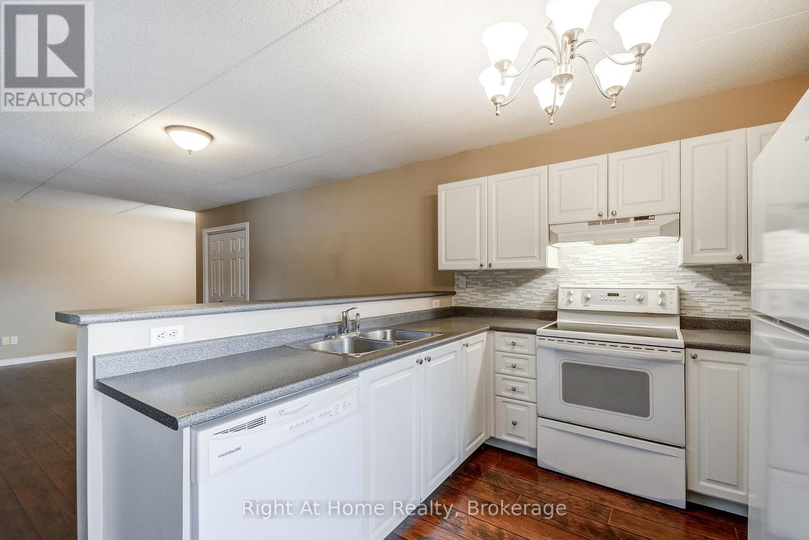 #212 4005 KILMER DRIVE - 13