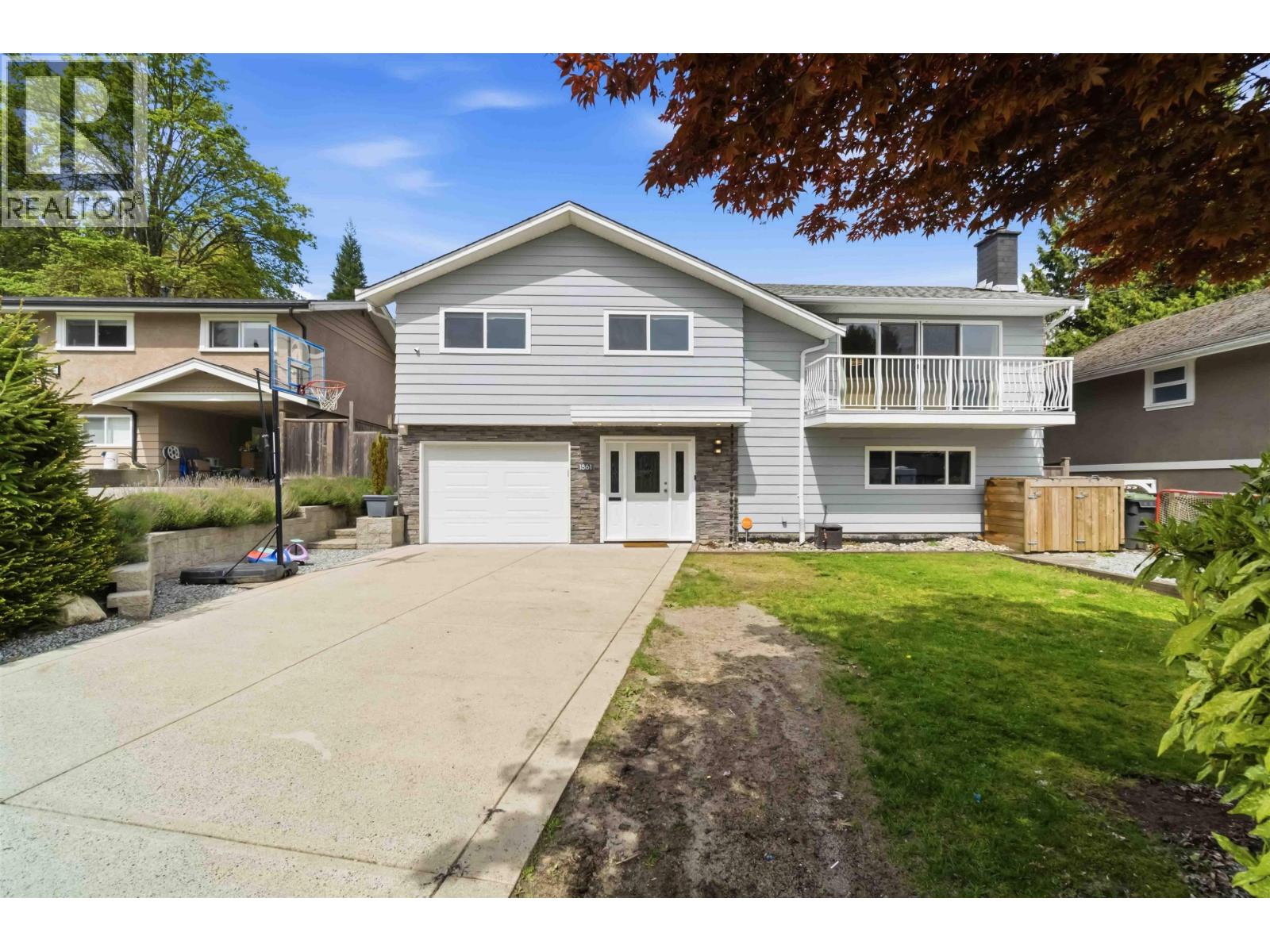 1861 CHALMERS AVENUE, Port Coquitlam