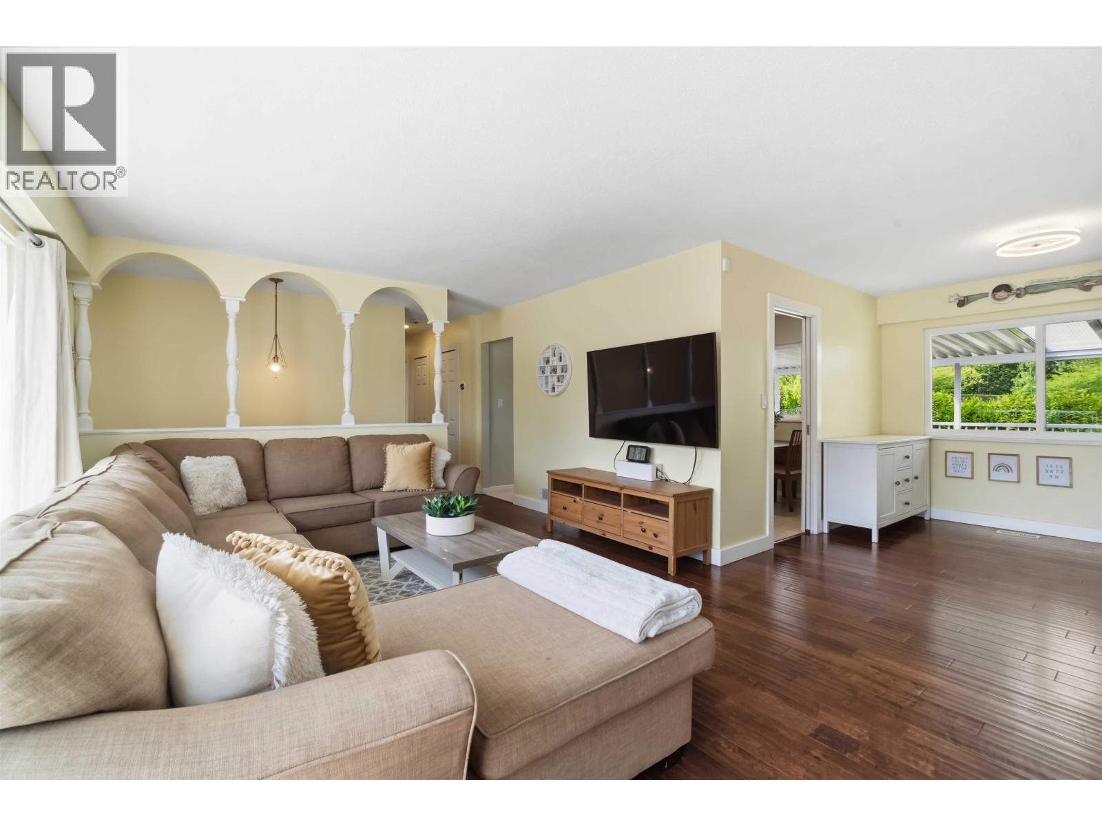 1861 CHALMERS AVENUE, Port Coquitlam