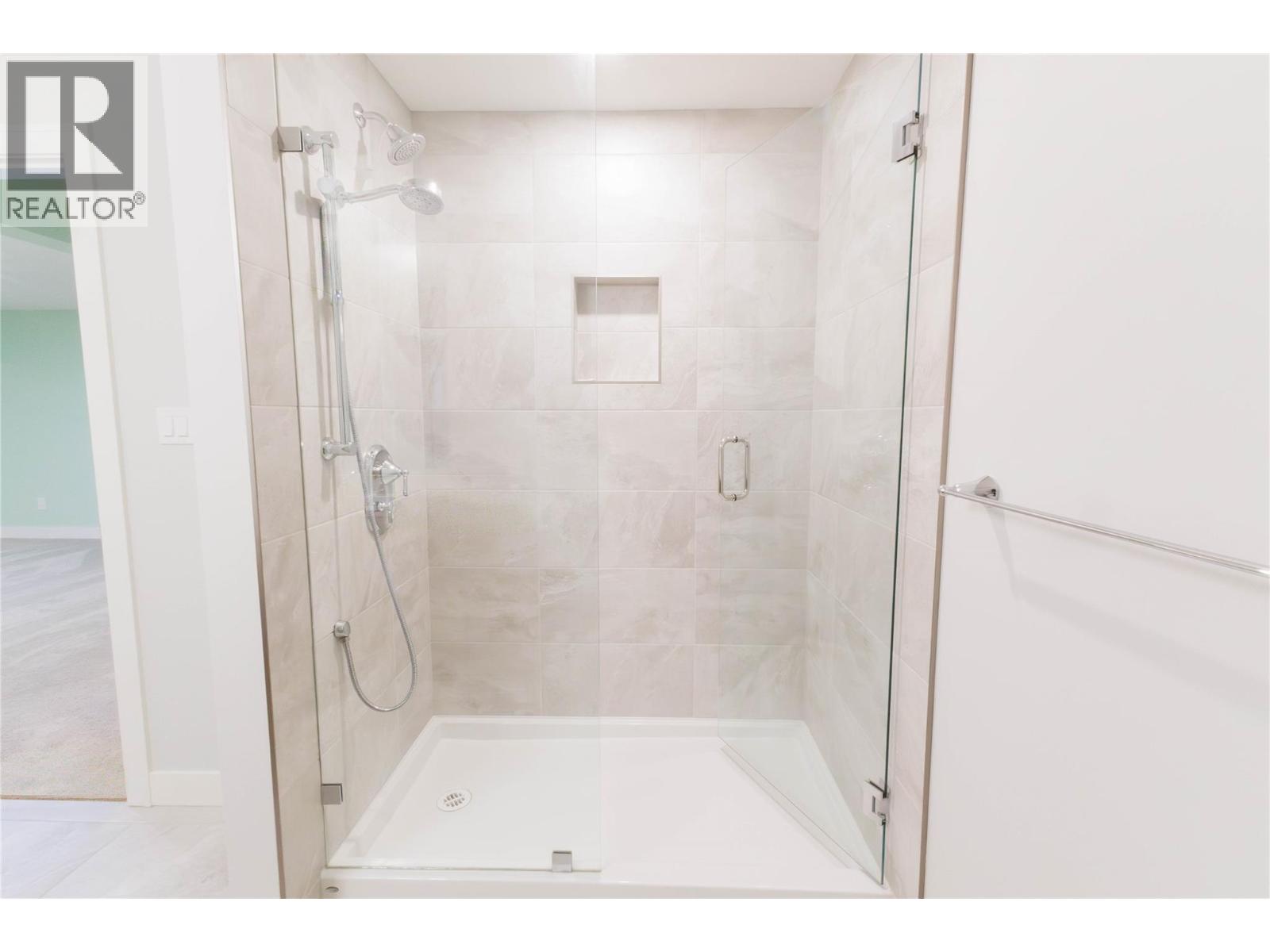 #228 641 Shuswap Road - 33