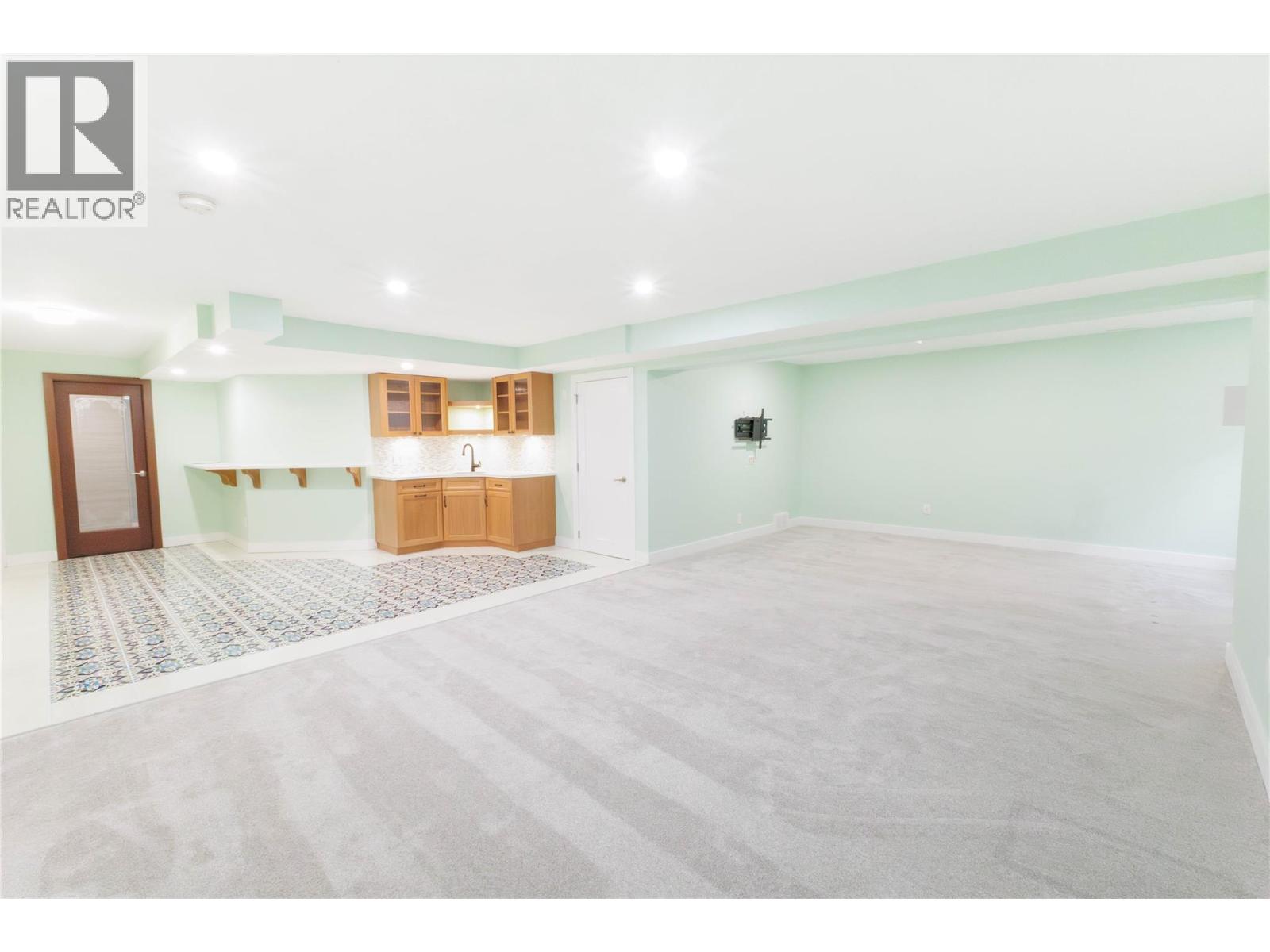 #228 641 Shuswap Road - 30