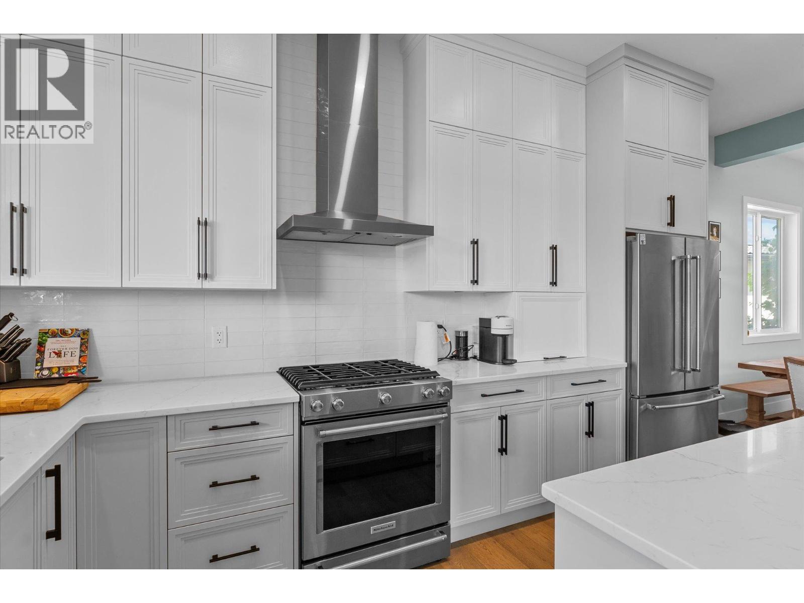 1846 Viewpoint Crescent - 12