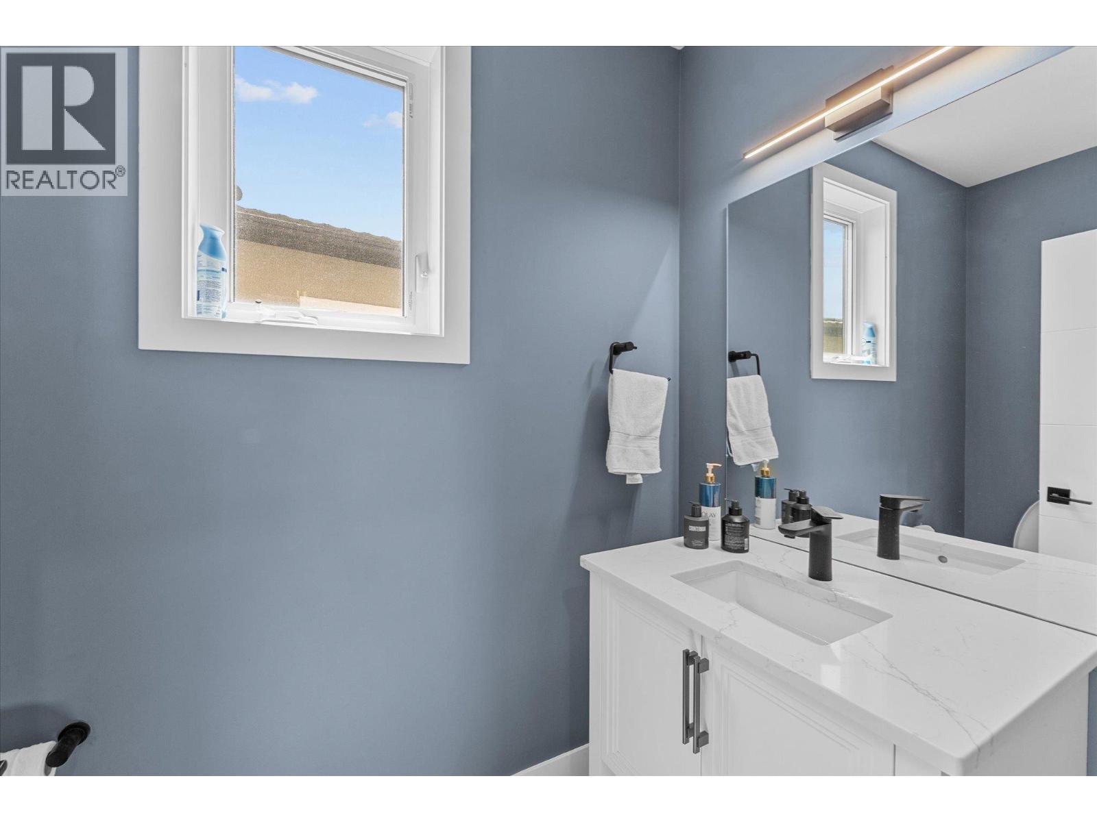 1846 Viewpoint Crescent - 15