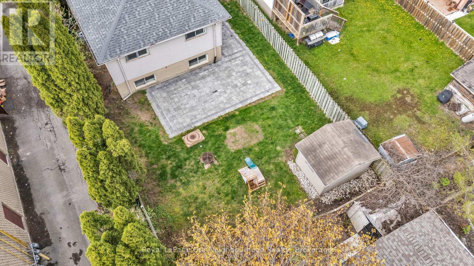 300 ARDSLEY CRESCENT - 37