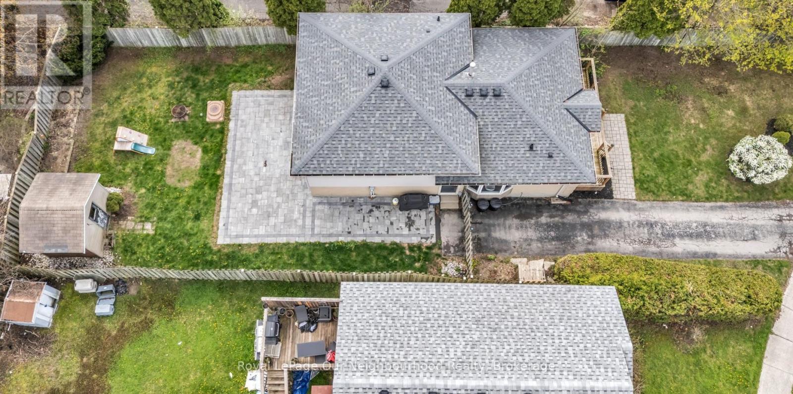 300 ARDSLEY CRESCENT - 36