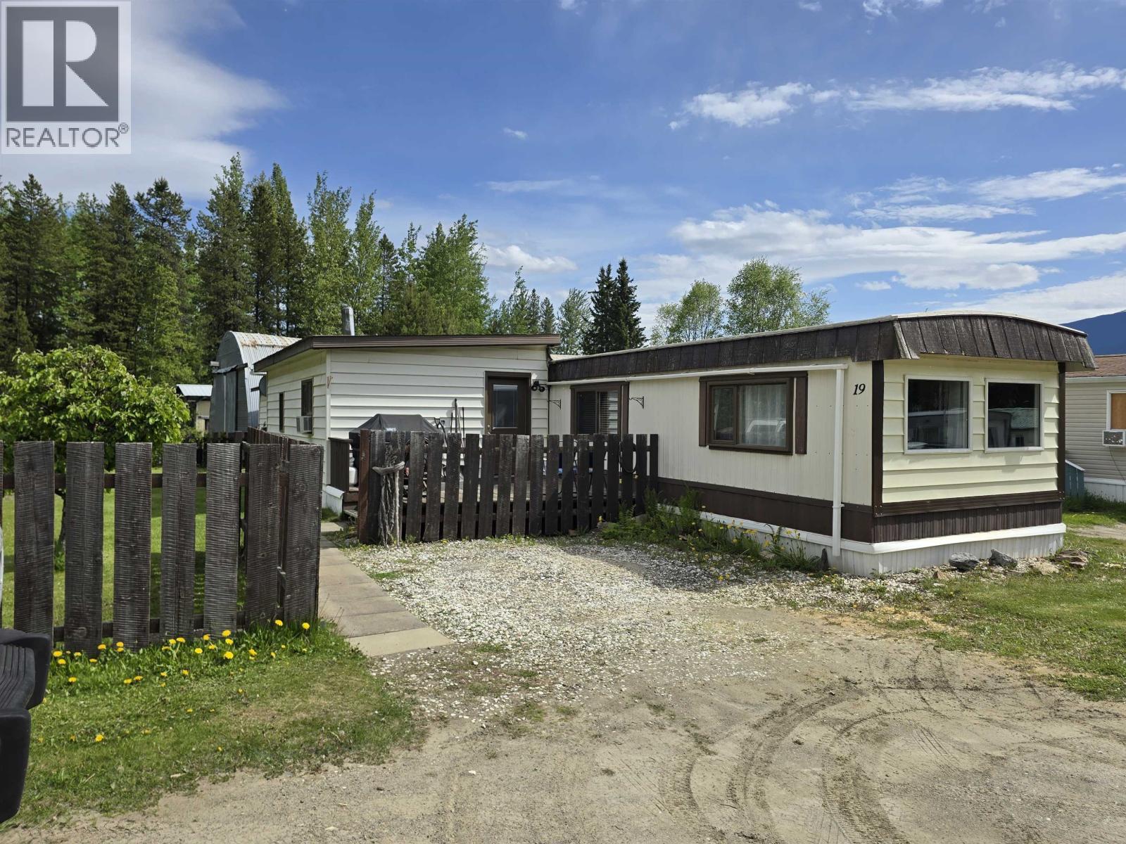 #19 95 MOUNTAIN VIEW ROAD - 1