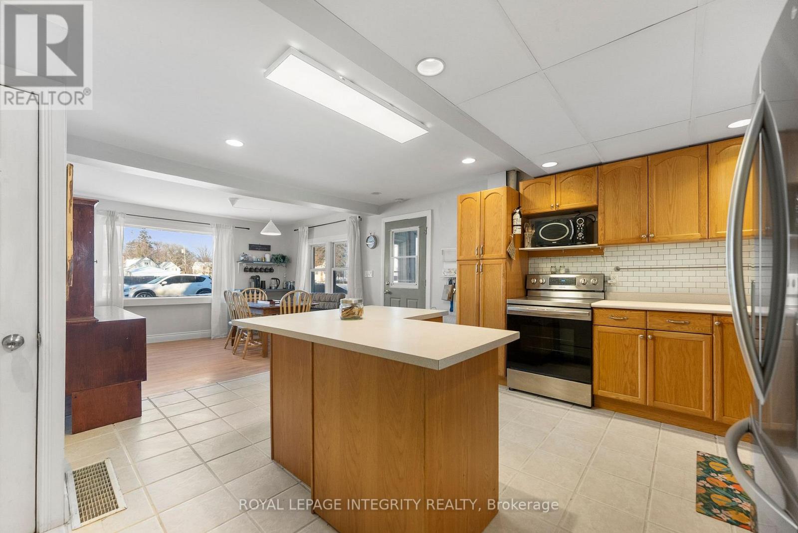 191 BELL STREET - 11