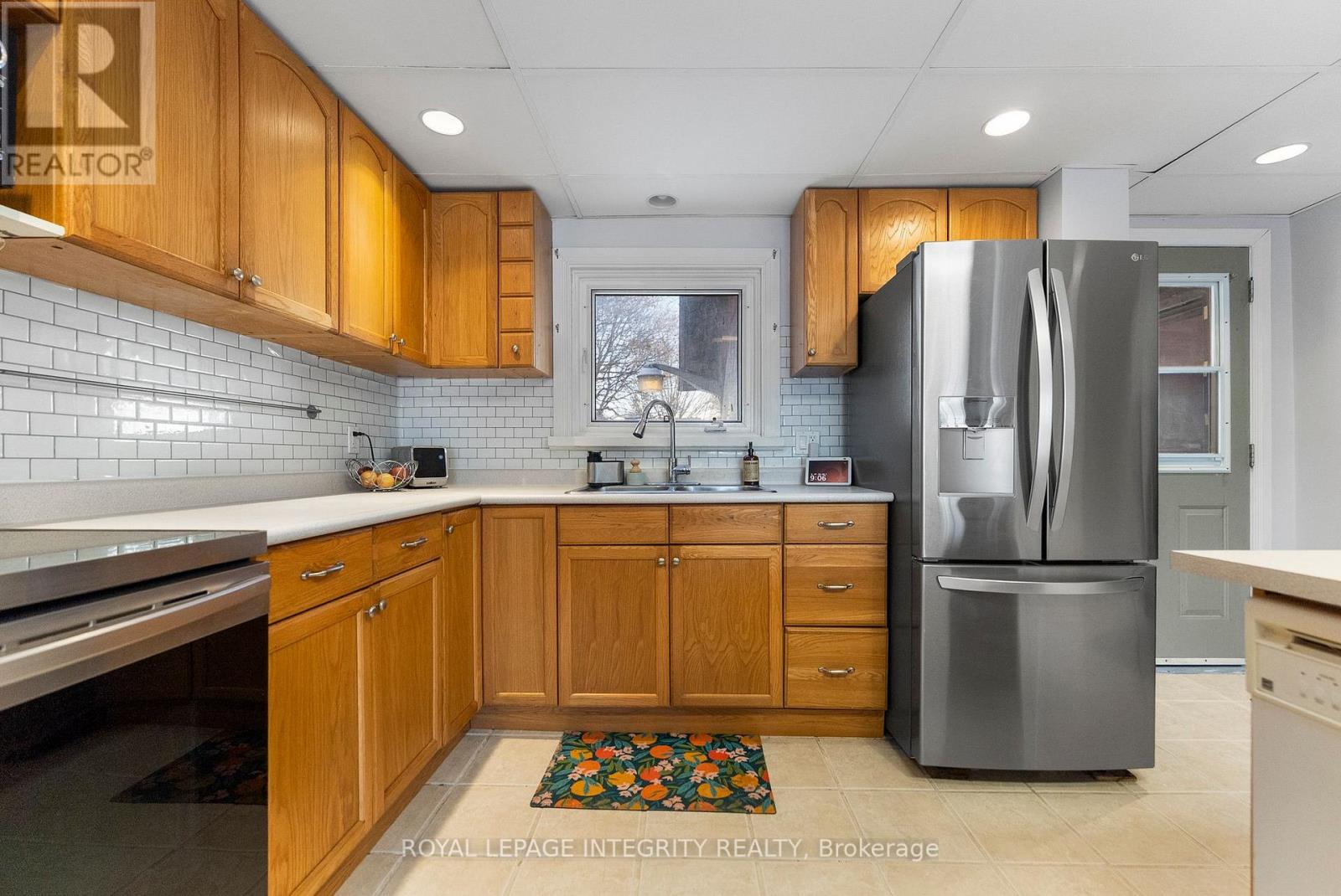 191 BELL STREET - 10