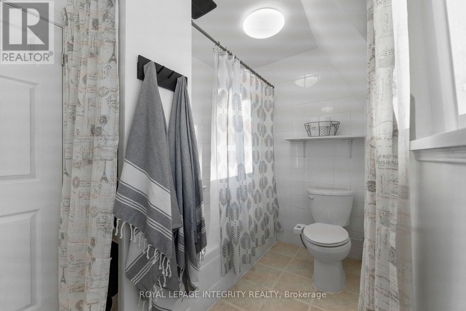 191 BELL STREET - 26