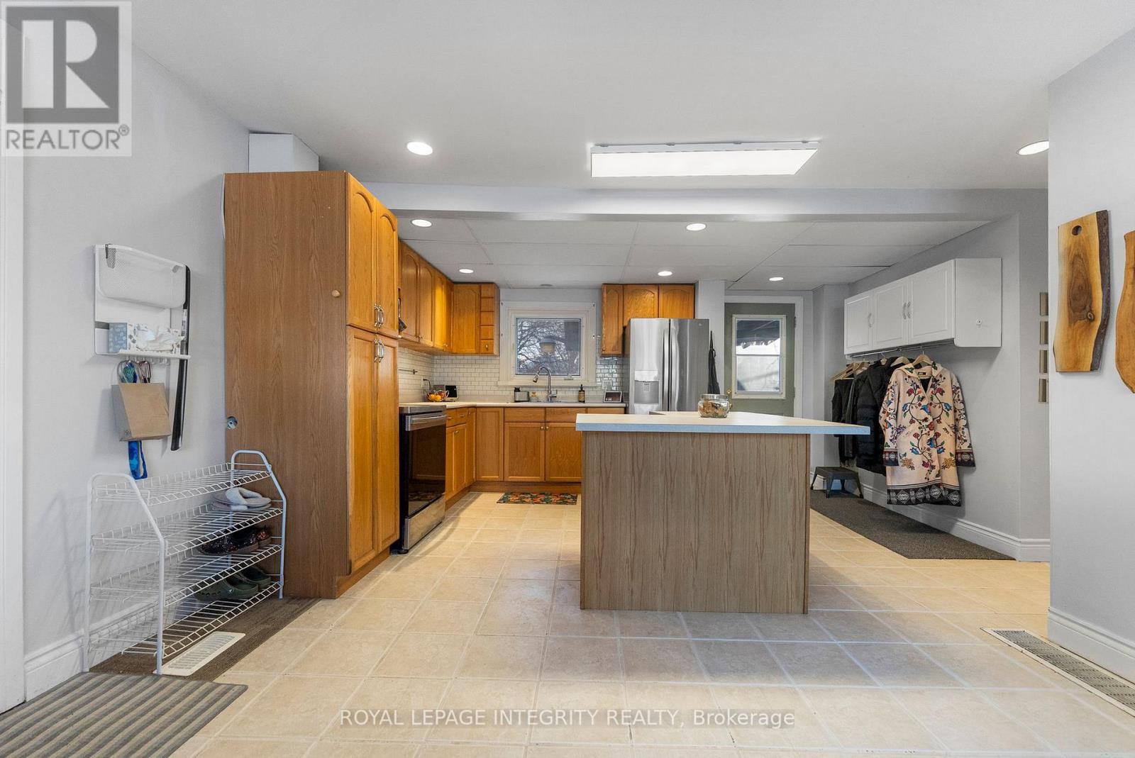 191 BELL STREET - 9