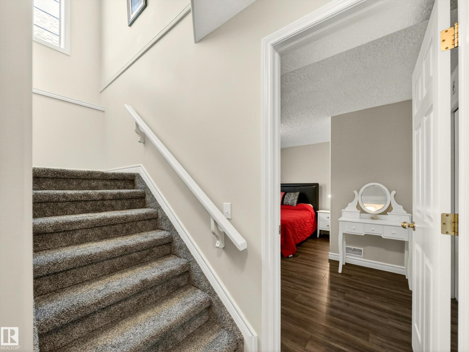 7 OAKBAY PT, St. Albert