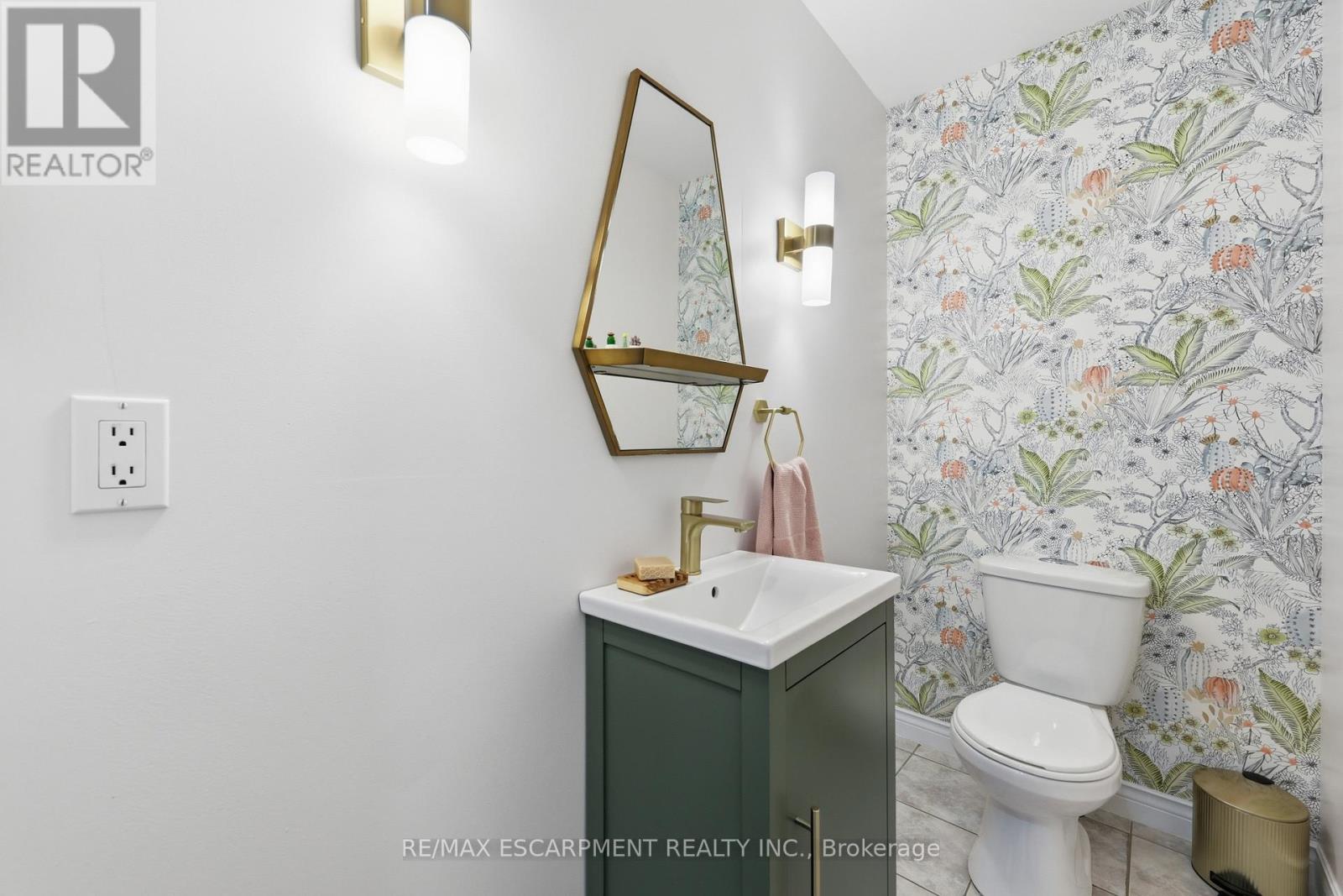 187 ALDERLEA AVENUE - 24