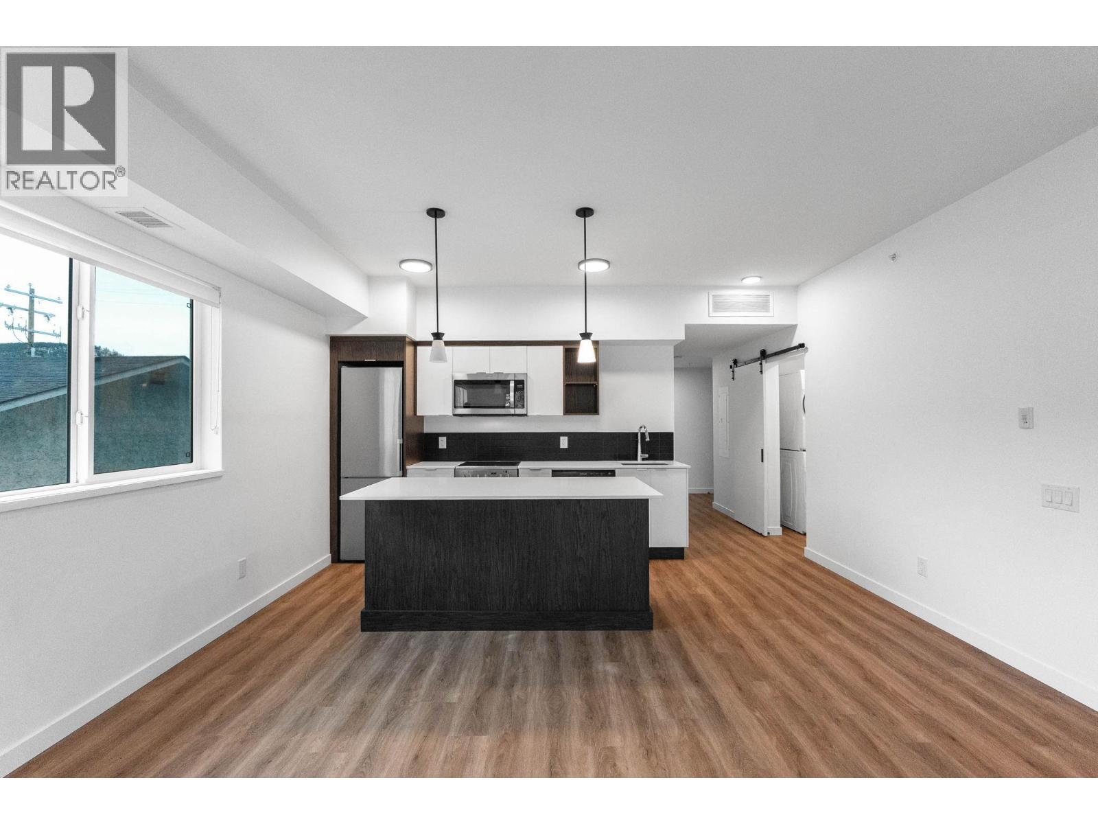 203 615 Rutland Road, Kelowna