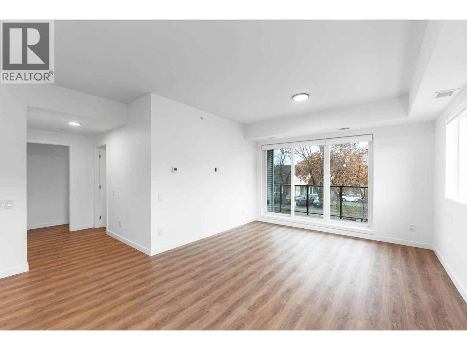 203 615 Rutland Road, Kelowna