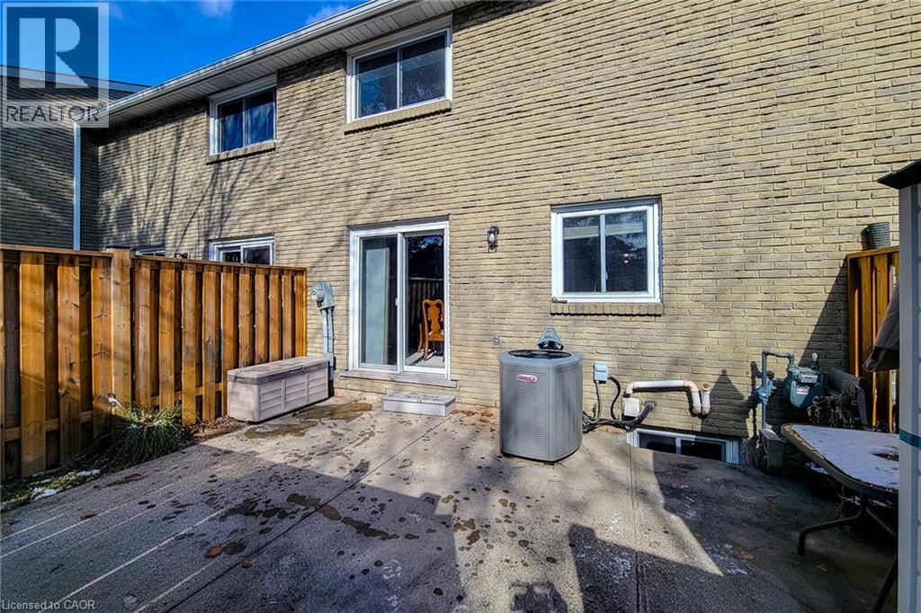 151 GATESHEAD Crescent Unit# 65, Stoney Creek, Ontario, L8G3W1 — Photo 2