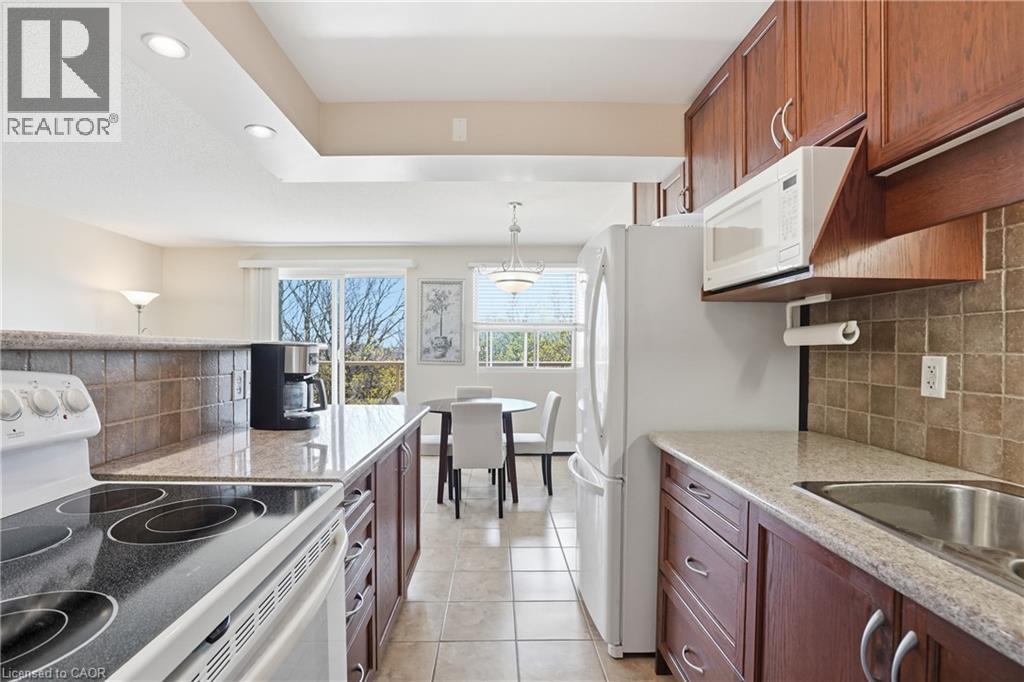 #512 793 COLBORNE Street E - 11