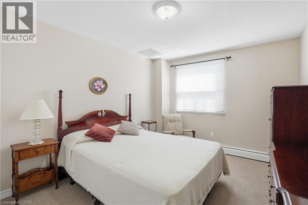 #512 793 COLBORNE Street E - 17
