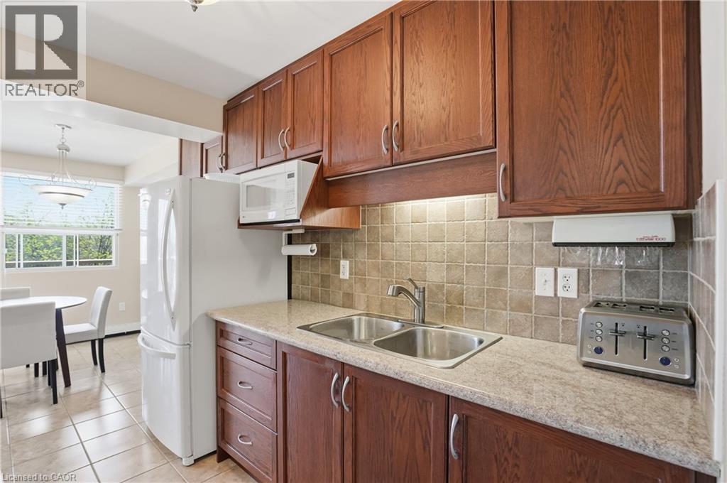 #512 793 COLBORNE Street E - 9