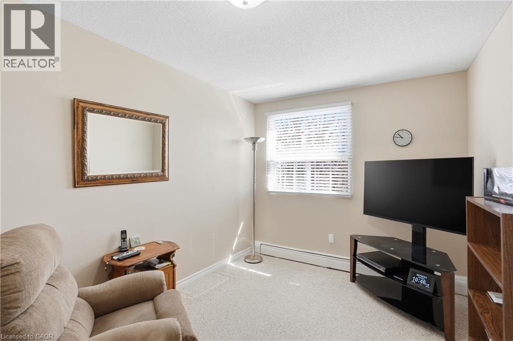 #512 793 COLBORNE Street E - 15