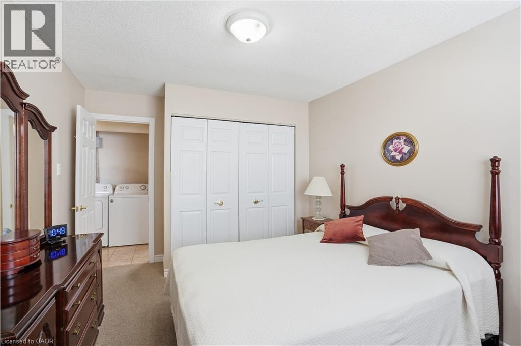 #512 793 COLBORNE Street E - 18
