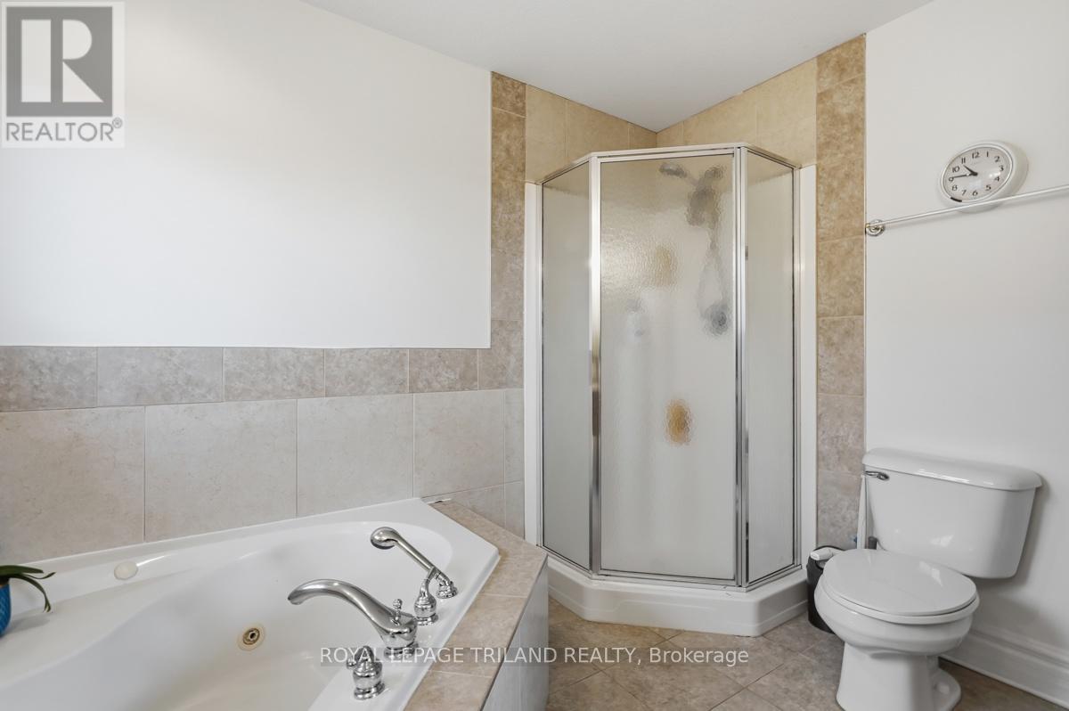1687 SEYMOUR CRESCENT - 24
