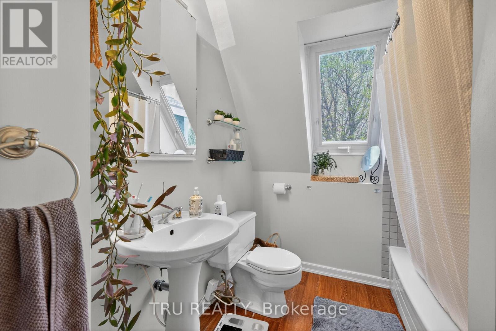 84 JAMES STREET - 24