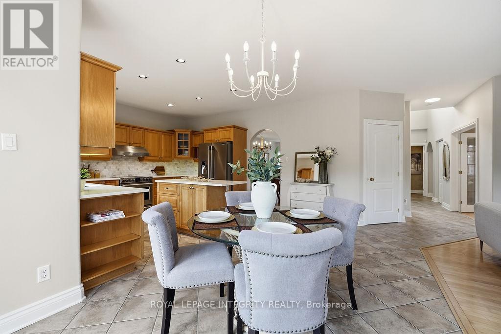 136 SHAUGHNESSY CRESCENT - 23