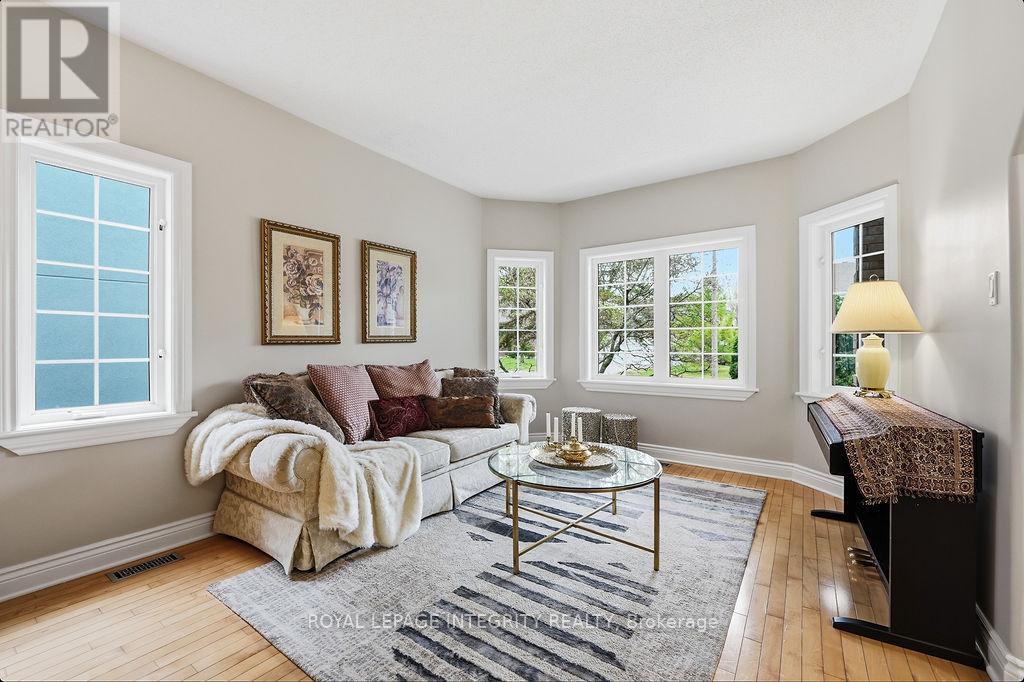 136 SHAUGHNESSY CRESCENT - 7