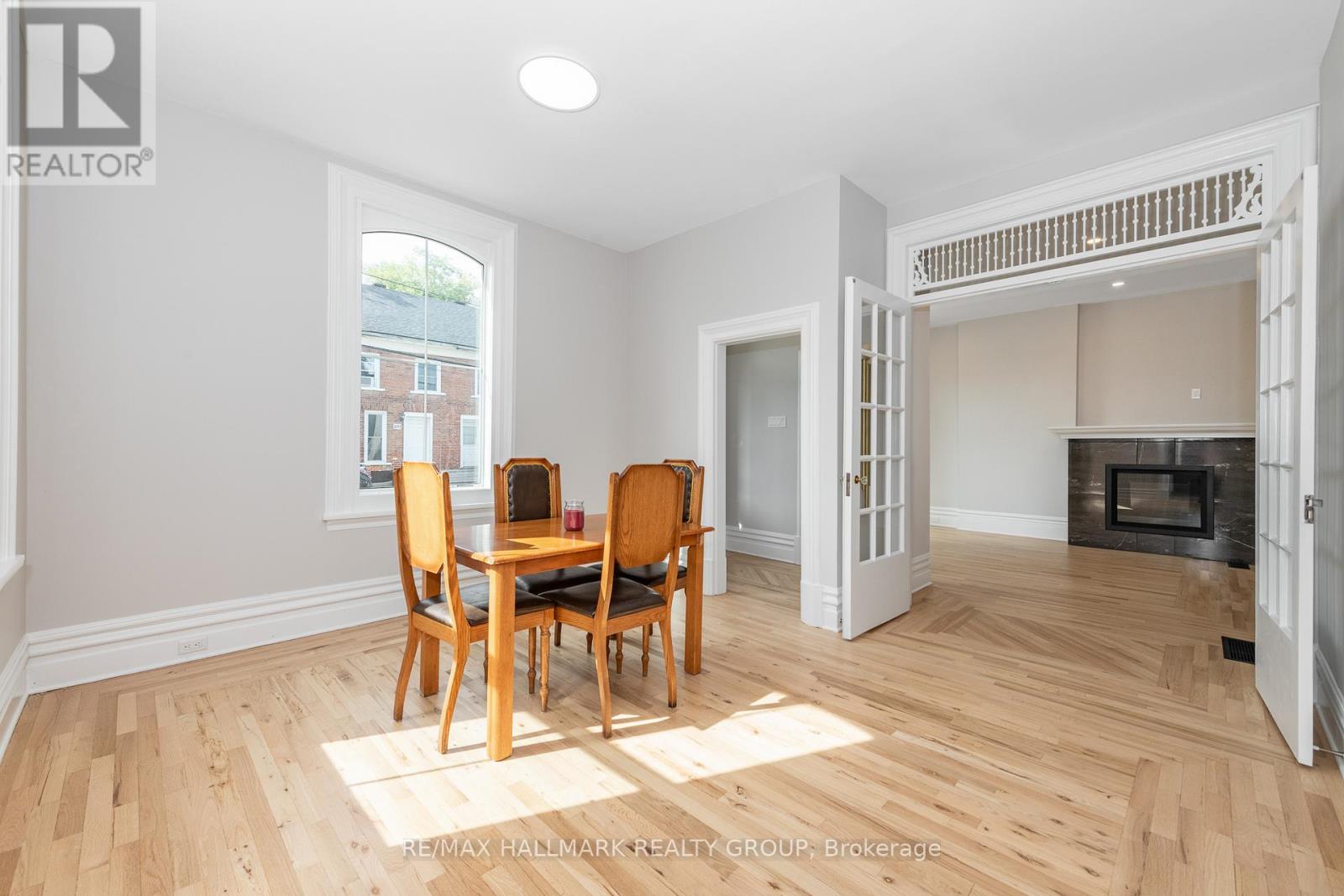 108 CLOTHIER STREET E - 12