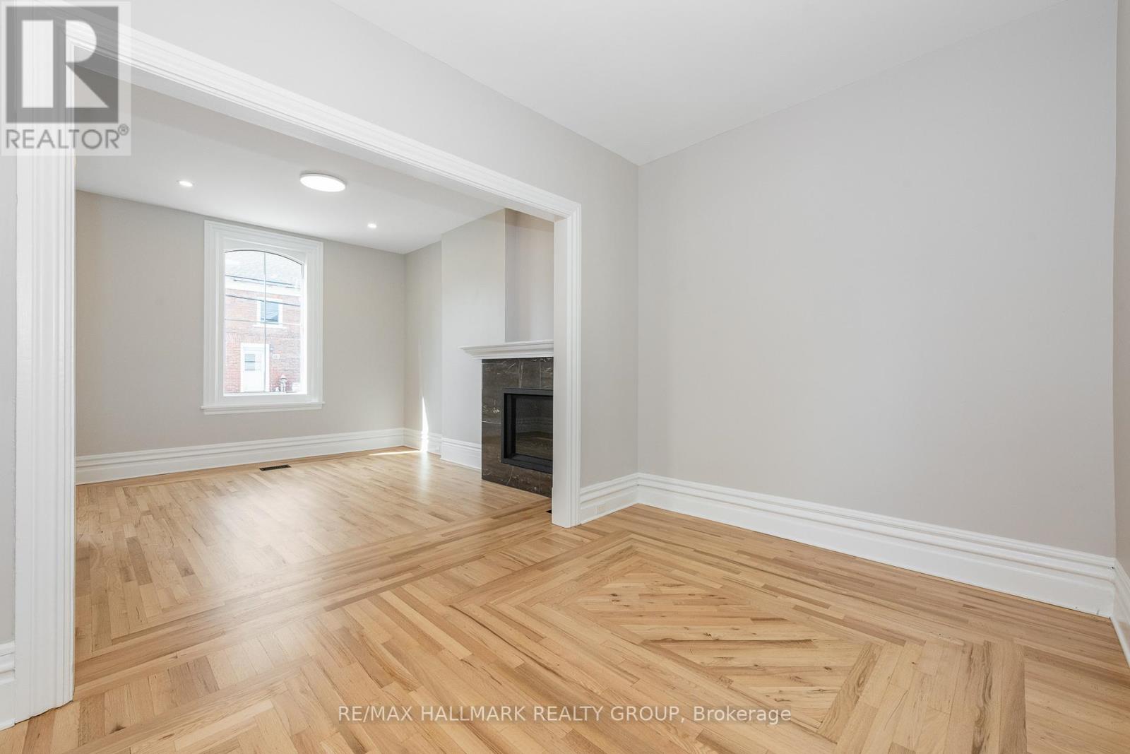 108 CLOTHIER STREET E - 19
