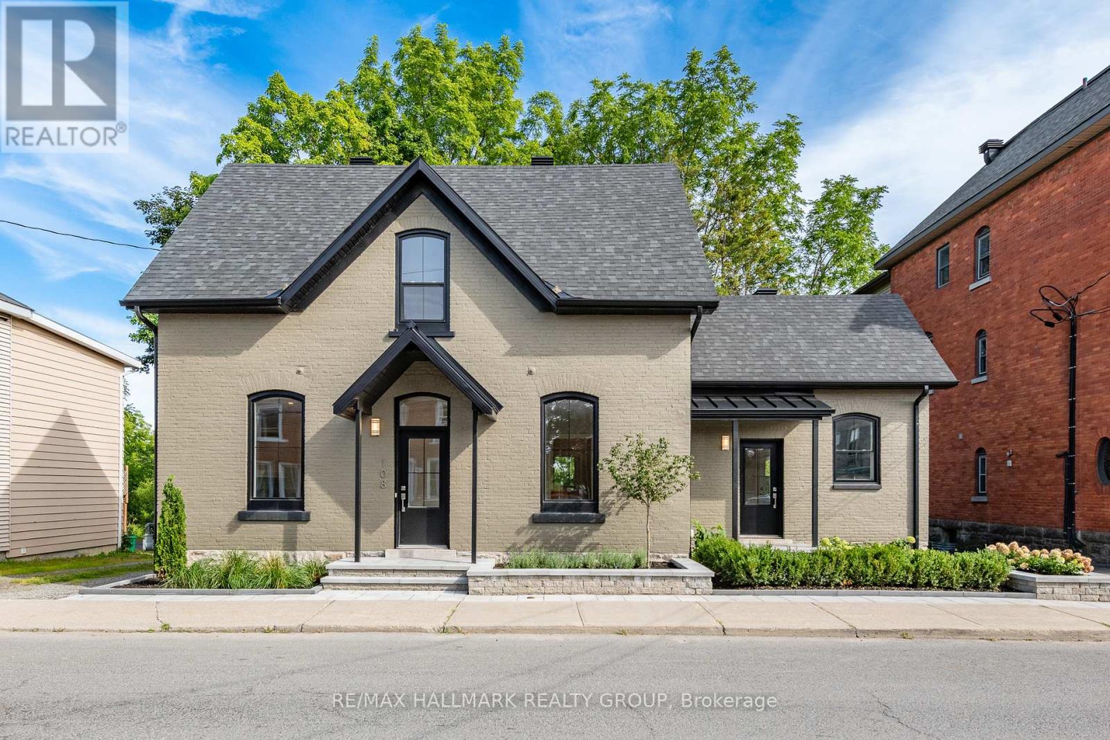 108 CLOTHIER STREET E - 2
