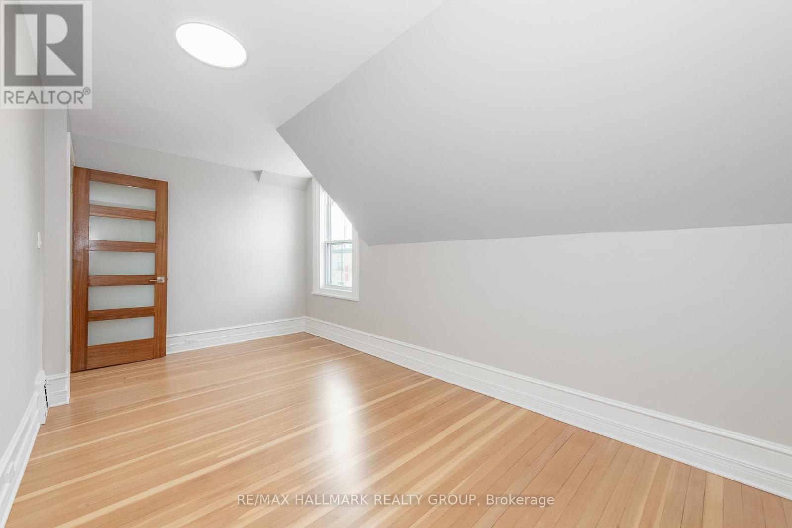 108 CLOTHIER STREET E - 28