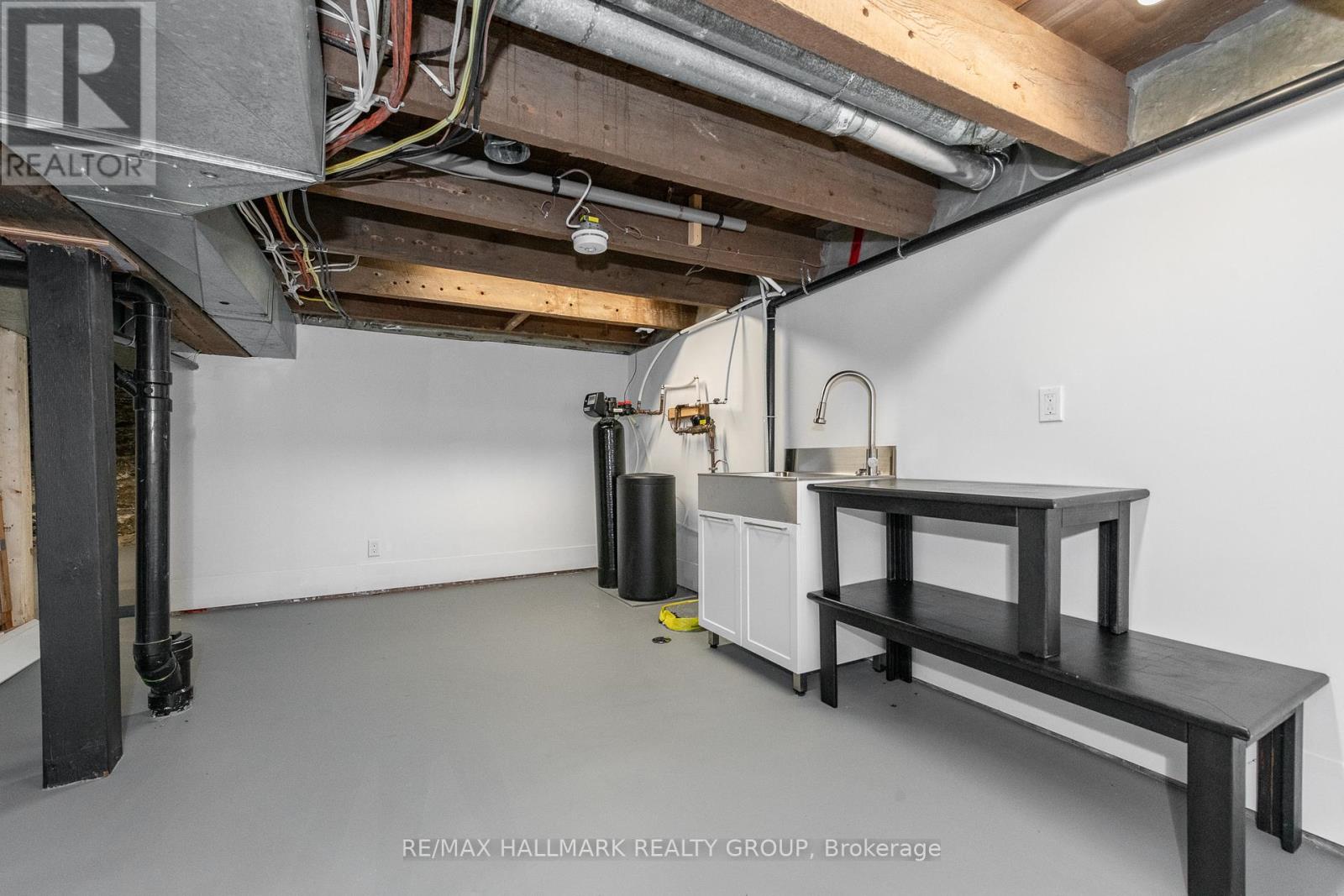 108 CLOTHIER STREET E - 37