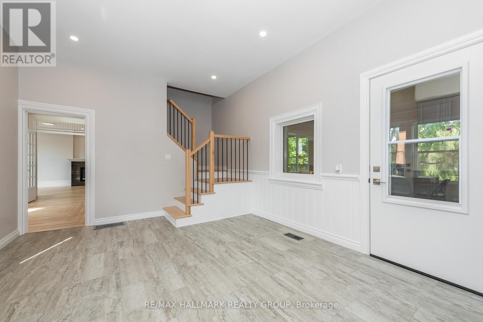 108 CLOTHIER STREET E - 9