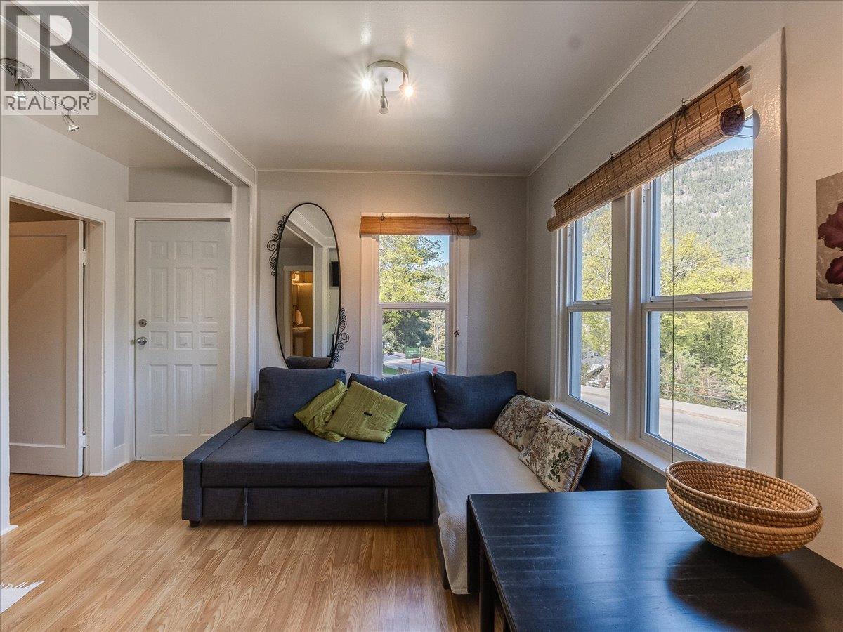 104 High Street - 21