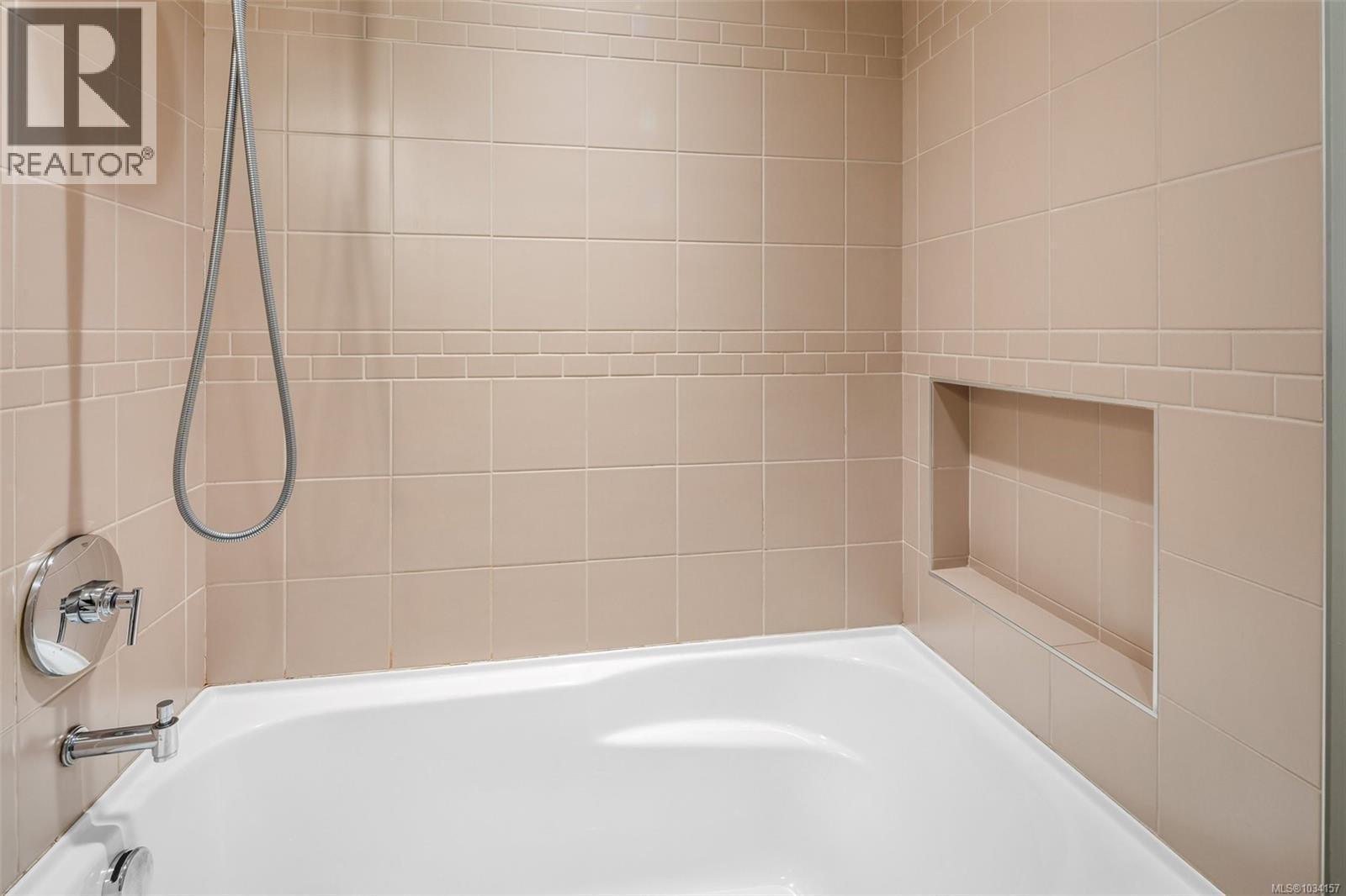 #113 1400 Lynburne Pl - 24