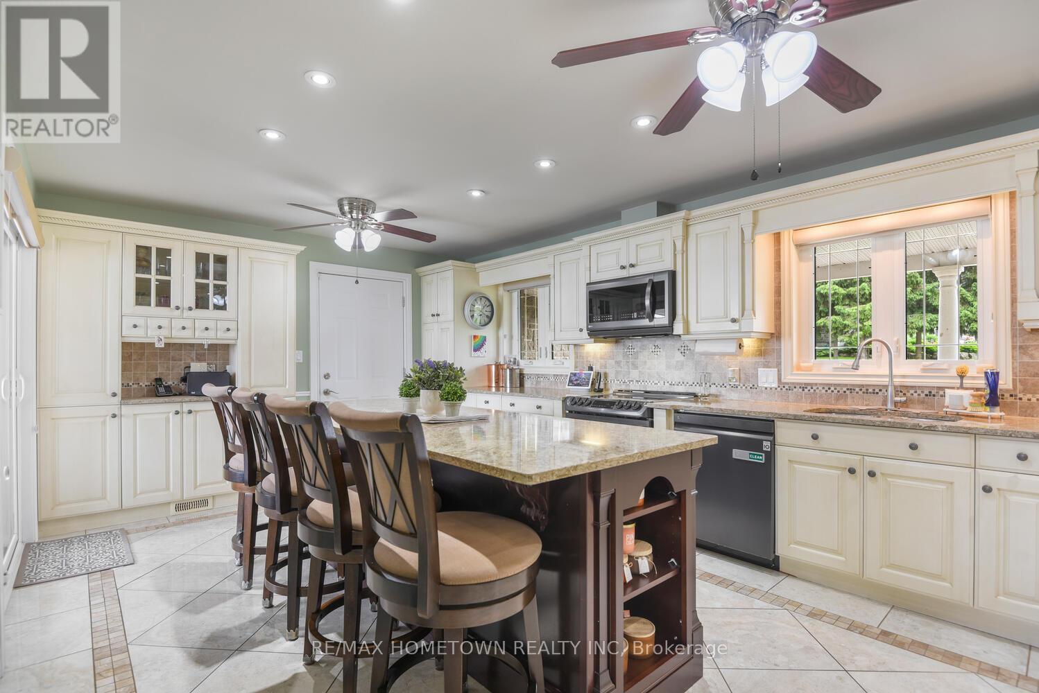 1111 BURNSIDE DRIVE - 14