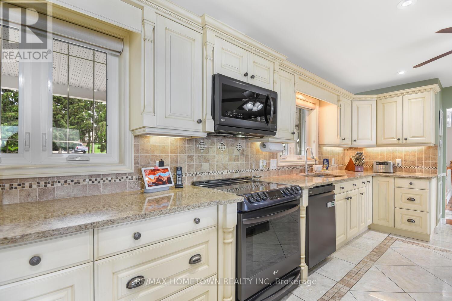 1111 BURNSIDE DRIVE - 17