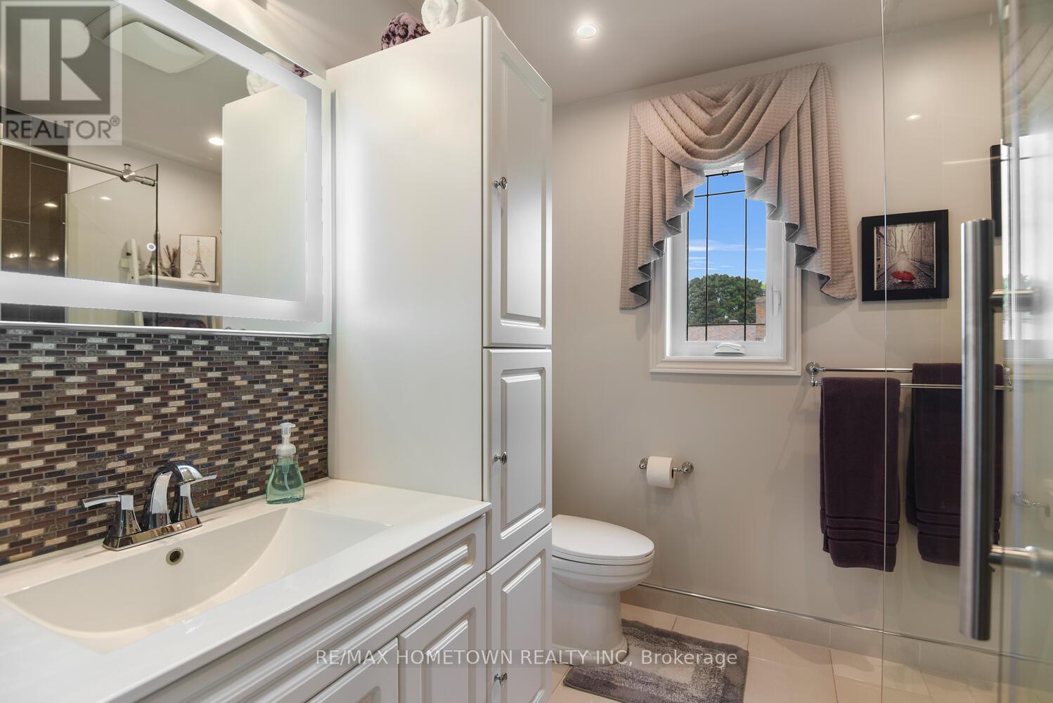 1111 BURNSIDE DRIVE - 23