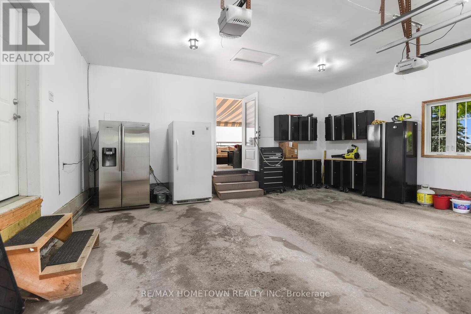 1111 BURNSIDE DRIVE - 39