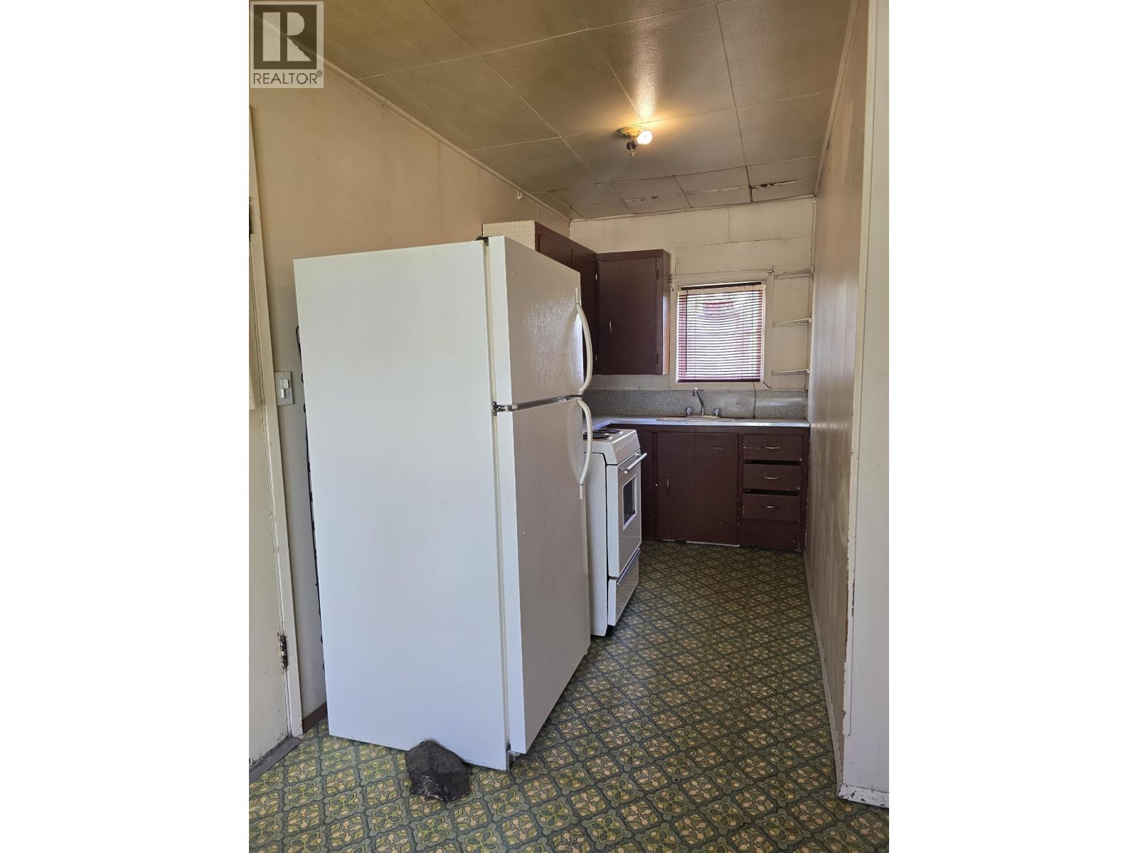 374 BAKER DRIVE - 6