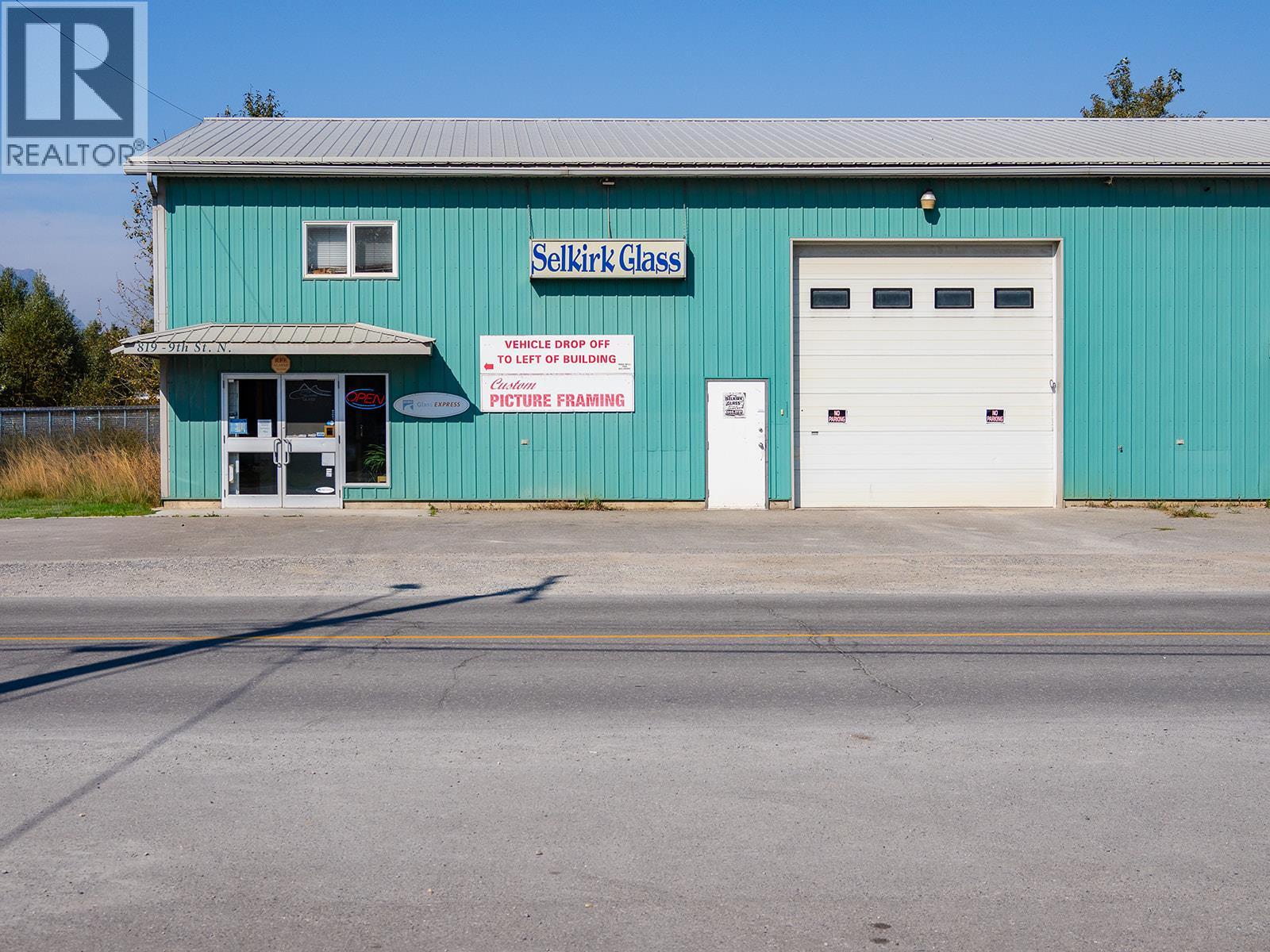 819 9th Street N, Golden — photo 3