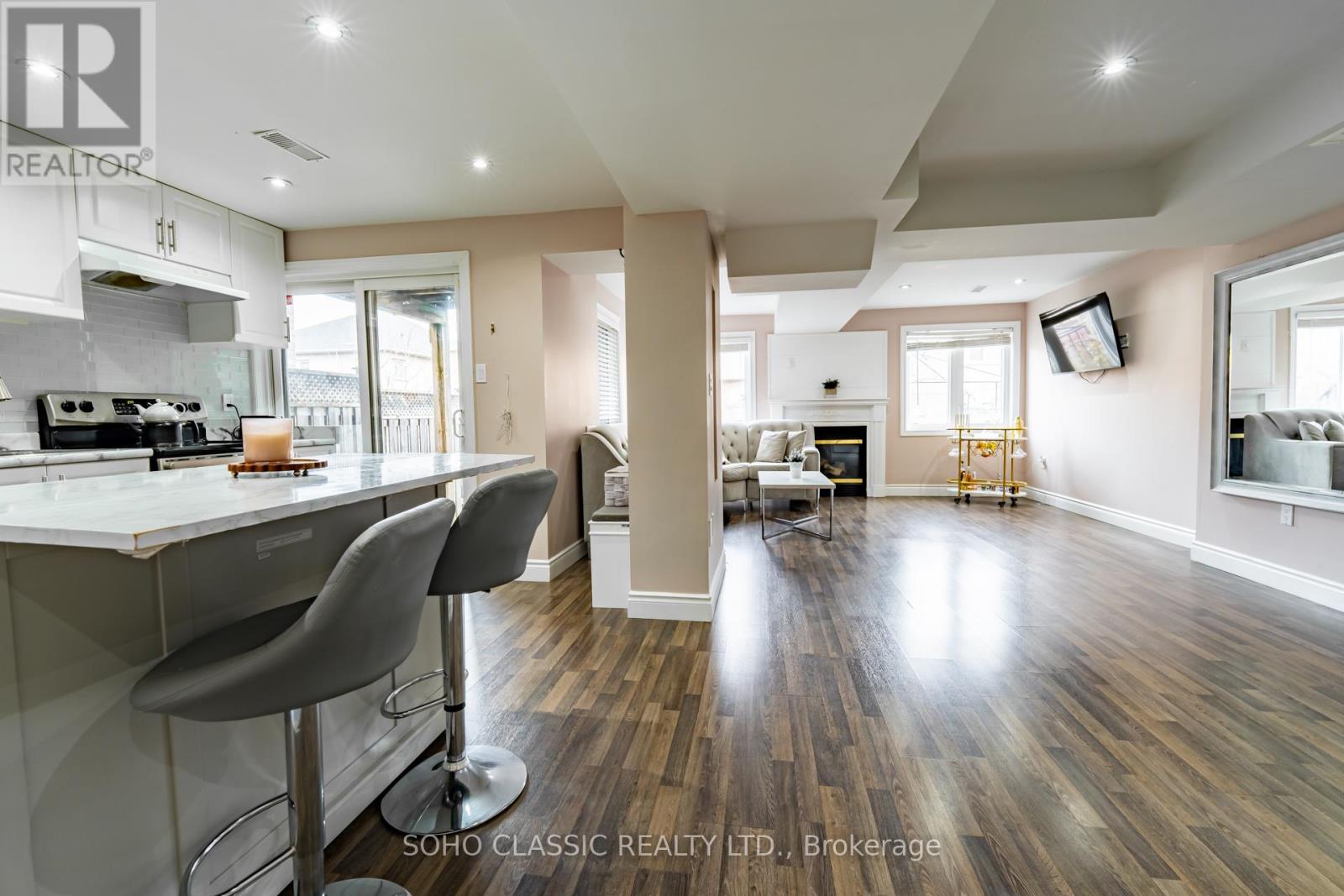 35 BRUNEL STREET - 23