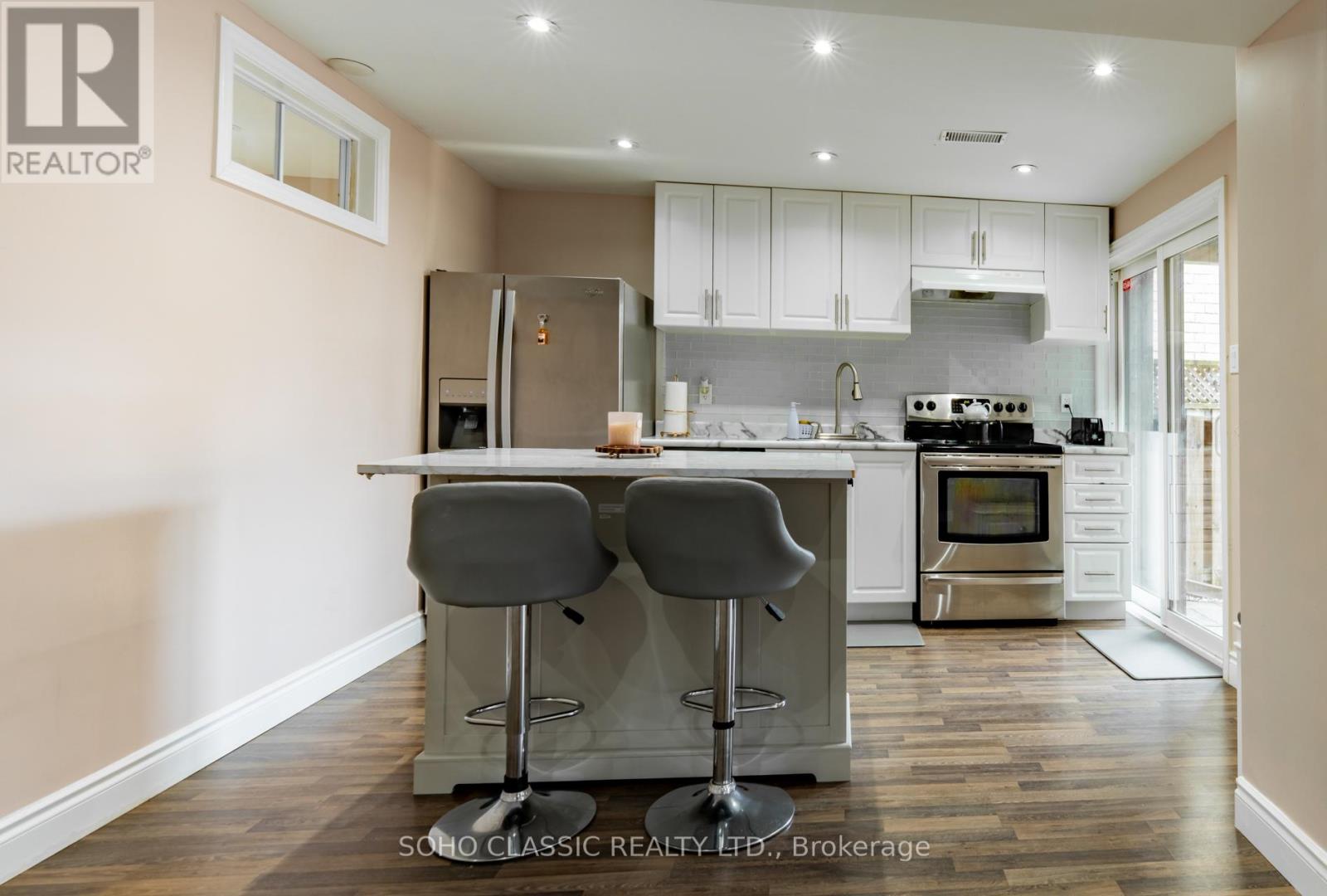 35 BRUNEL STREET - 24