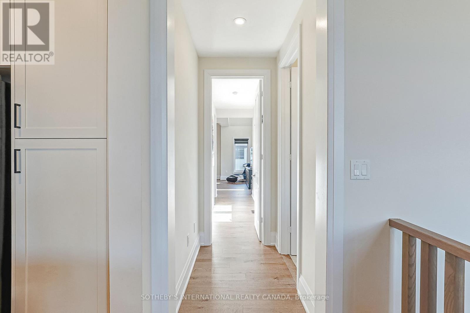 103 STONELEIGH DRIVE - 27
